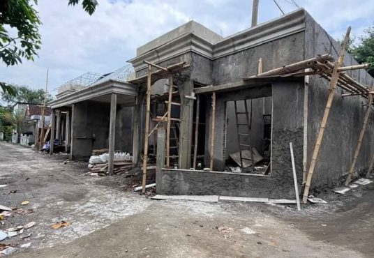 Rumah Mewah Desain Klasik Mediteran Modern Utara Jogja Bay