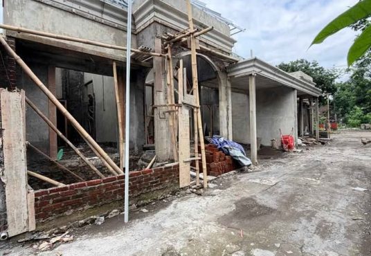 Rumah Mewah Desain Klasik Mediteran Modern Utara Jogja Bay