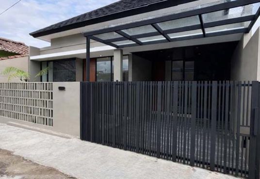 Rumah Baru Industrial Modern di dalam perumahan eksklusif Jakal km 14 dekat Kampus UII