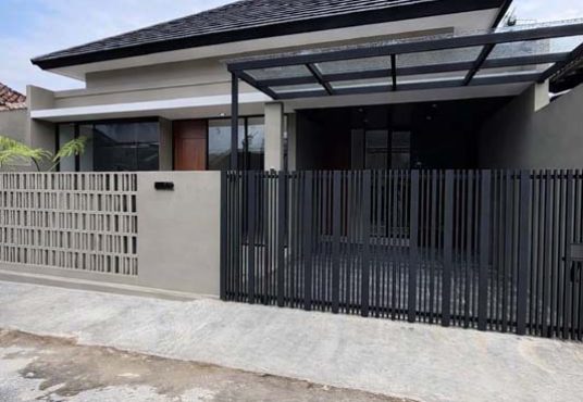 Rumah Baru Industrial Modern di dalam perumahan eksklusif Jakal km 14 dekat Kampus UII