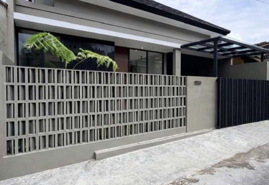 Rumah Baru Industrial Modern di dalam perumahan eksklusif Jakal km 14 dekat Kampus UII