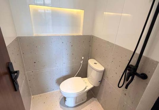 Rumah Baru Industrial Modern di dalam perumahan eksklusif Jakal km 14 dekat Kampus UII