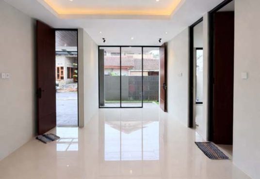 Rumah Baru Industrial Modern di dalam perumahan eksklusif Jakal km 14 dekat Kampus UII