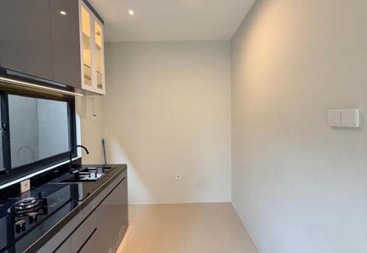 Rumah Baru Industrial Modern di dalam perumahan eksklusif Jakal km 14 dekat Kampus UII