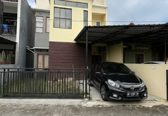 Rumah 2 lantai minimalis Jl. Damai Jakal km 8 dekat UGM