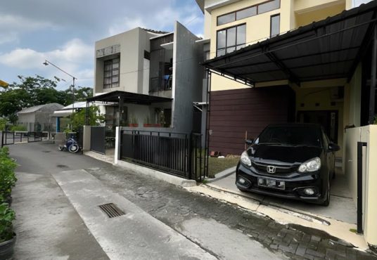 Rumah 2 lantai minimalis Jl. Damai Jakal km 8 dekat UGM