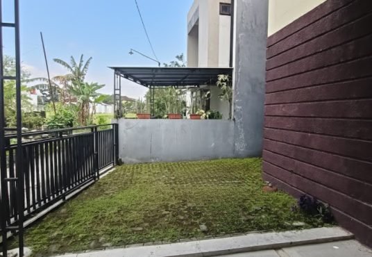 Rumah 2 lantai minimalis Jl. Damai Jakal km 8 dekat UGM