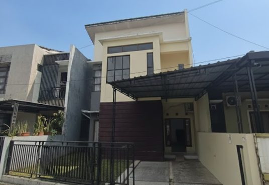 Rumah 2 lantai minimalis Jl. Damai Jakal km 8 dekat UGM