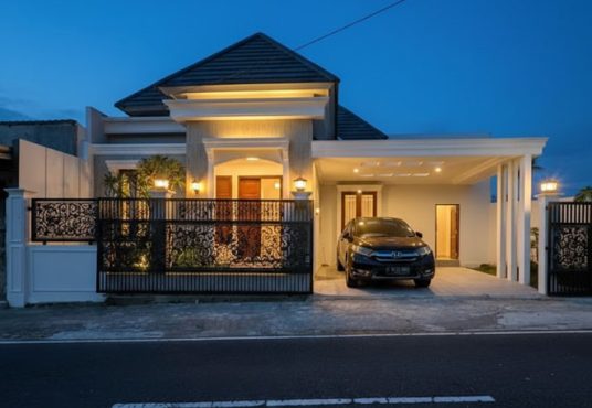 Rumah Baru Klasik Modern di Tepi Jalan Aspal Utama Dekat Pasar Jangkang Sleman