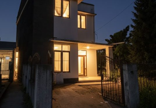 Rumah 2 Lantai Siap Huni di Jl. Godean KM 8 Dekat SMAN 1 Godean