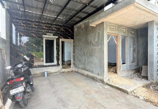 Rumah Limasan Modern Lingkungan Cluster Utara Pasar Godean
