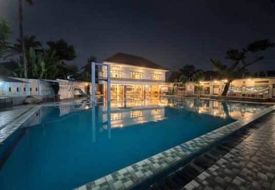 Rumah Luas dengan Kolam Renang Umum Cocok untuk Villa Hunian & Investasi Liburan