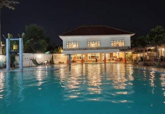 Rumah Luas dengan Kolam Renang Umum Cocok untuk Villa Hunian & Investasi Liburan