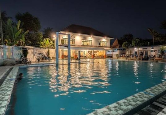 Rumah Luas dengan Kolam Renang Umum Cocok untuk Villa Hunian & Investasi Liburan