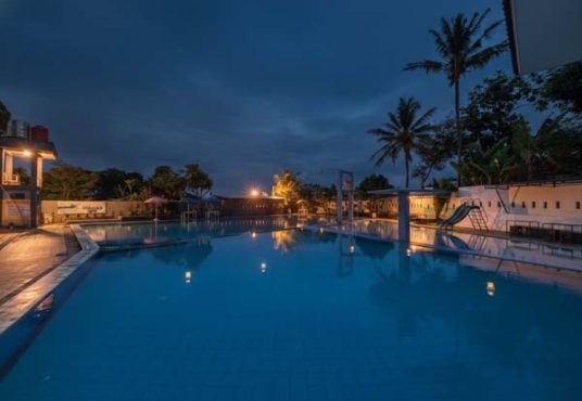 Rumah Luas dengan Kolam Renang Umum Cocok untuk Villa Hunian & Investasi Liburan