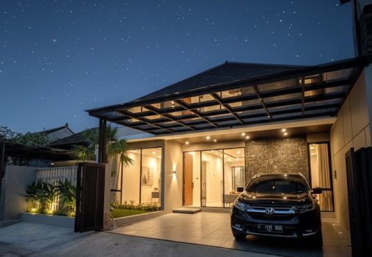 Rumah Cantik Tanah Luas Design Industrial Modern Purwomartani