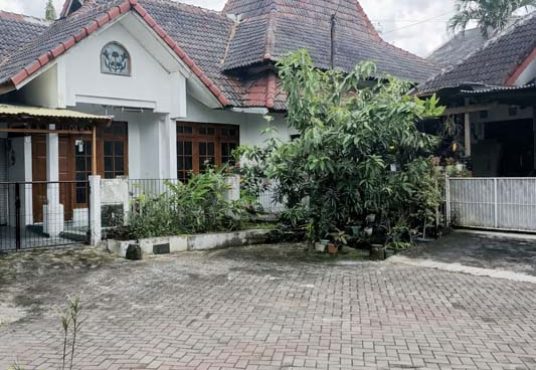 Rumah Luas dan Nyaman Di Perumahan Tiara Estate Plemburan dekat UGM