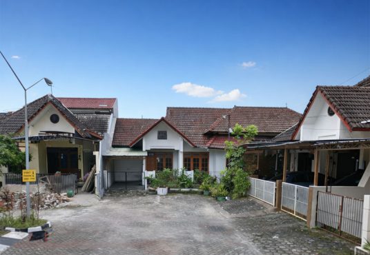 Rumah Luas dan Nyaman Di Perumahan Tiara Estate Plemburan dekat UGM
