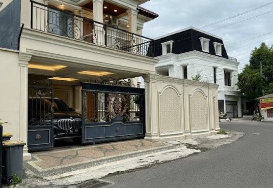 Rumah Villa Mewah Classic Mediteran dekat Tugu Jogja