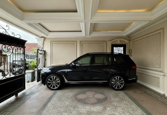 Rumah Villa Mewah Classic Mediteran dekat Tugu Jogja