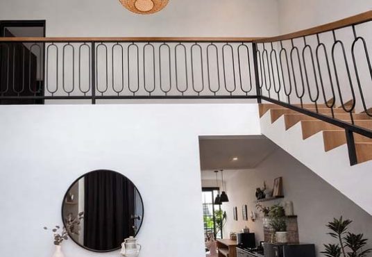 Villa Cantik estetik 2 lantai dengan kolam renang dan view sawah di Jalan Damai