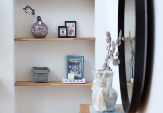 Villa Cantik estetik 2 lantai dengan kolam renang dan view sawah di Jalan Damai