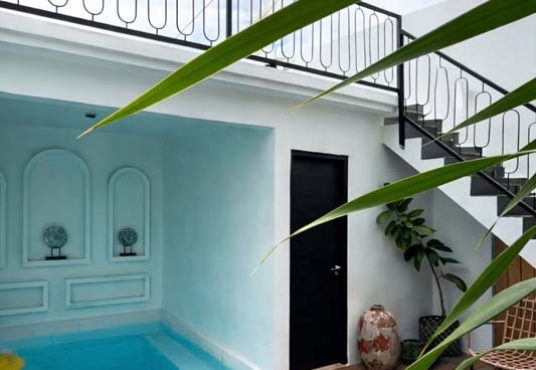 Villa Cantik estetik 2 lantai dengan kolam renang dan view sawah di Jalan Damai