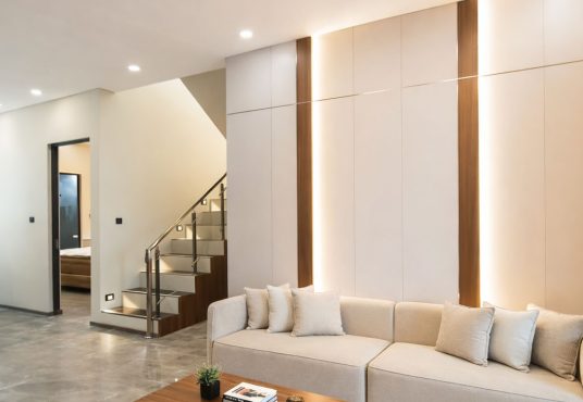 Bumi Sentosa 2 - Dijual Rumah 2 Lantai Baru Full Furnished Dekat SD Model