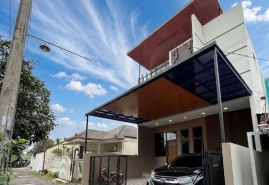 Rumah mewah 2 lantai kontemporer modern full furnished di Condongcatur