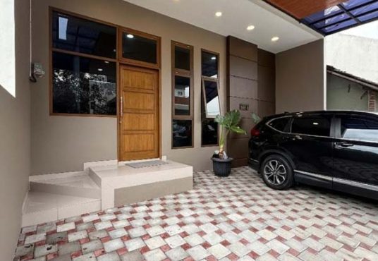 Rumah mewah 2 lantai kontemporer modern full furnished di Condongcatur