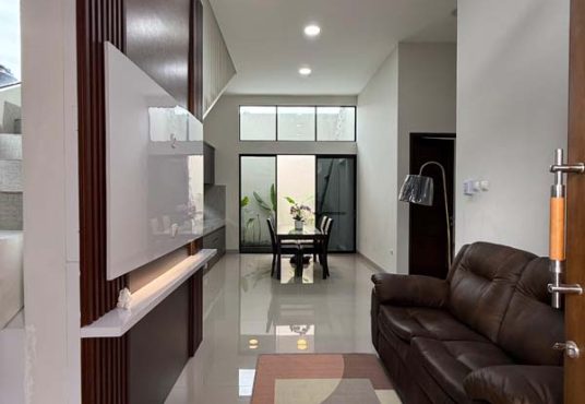 Rumah mewah 2 lantai kontemporer modern full furnished di Condongcatur