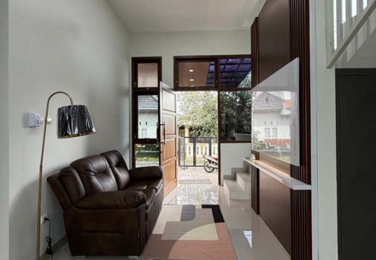 Rumah mewah 2 lantai kontemporer modern full furnished di Condongcatur