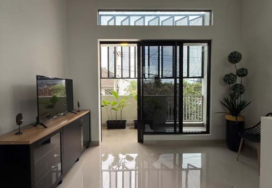 Rumah mewah 2 lantai kontemporer modern full furnished di Condongcatur