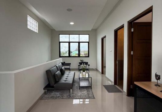 Rumah mewah 2 lantai kontemporer modern full furnished di Condongcatur
