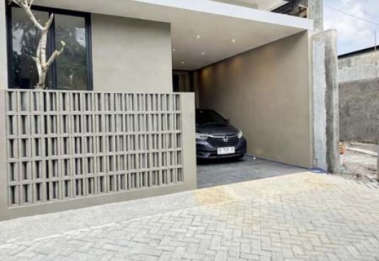 Rumah Baru Konsep Industrial Modern Dekat UGM & UII