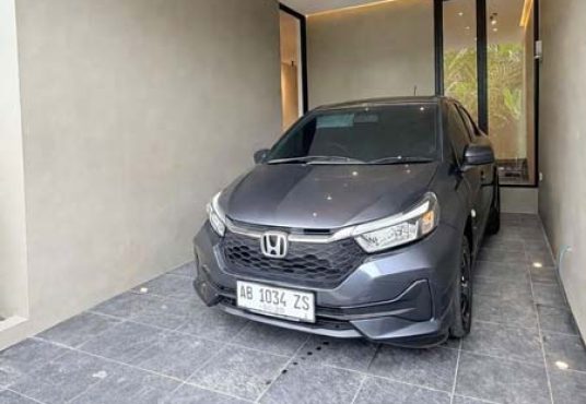 Rumah Baru Konsep Industrial Modern Dekat UGM & UII