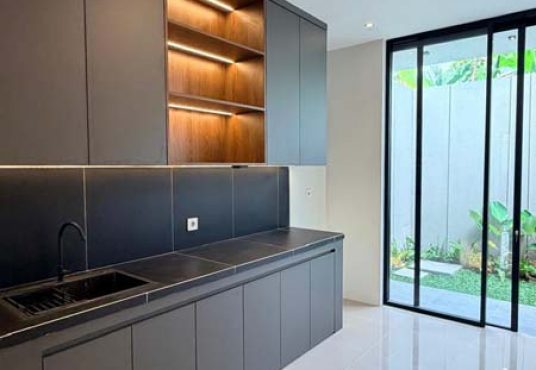 Rumah Baru Konsep Industrial Modern Dekat UGM & UII