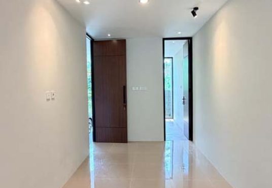 Rumah Baru Konsep Industrial Modern Dekat UGM & UII