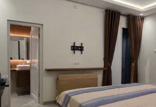 Rumah modern 2 lantai full furnished di kawasan Jalan Kaliurang Km.12 dekat UII