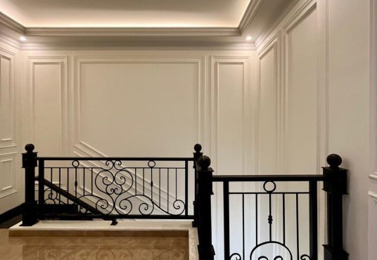 The Johar Mansion - Hunian Klasik Mediterania dengan Kolam Renang Pribadi