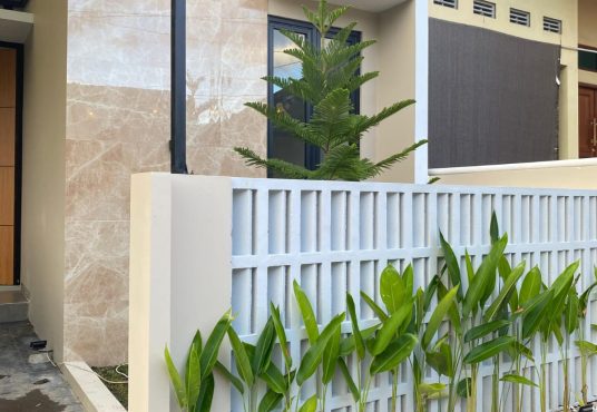 Rumah Limasan Modern Lingkungan Cluster Utara Pasar Godean