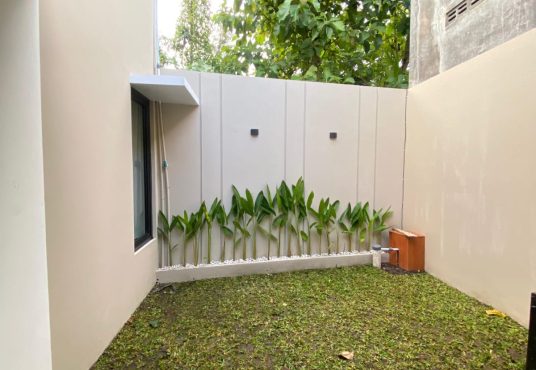 Rumah Limasan Modern Lingkungan Cluster Utara Pasar Godean