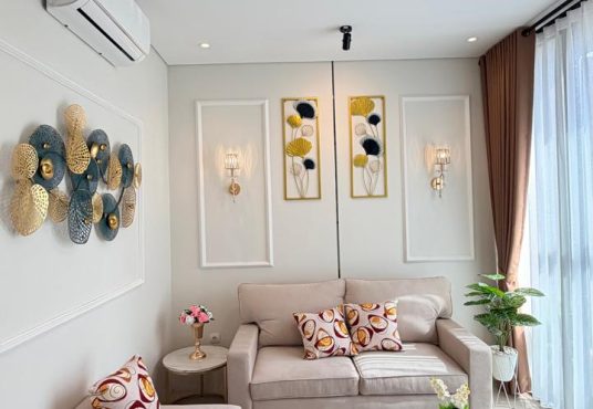 Rumah modern 2 lantai dengan desain kontemporer furnished siap huni Strategis di Tajem Maguwo