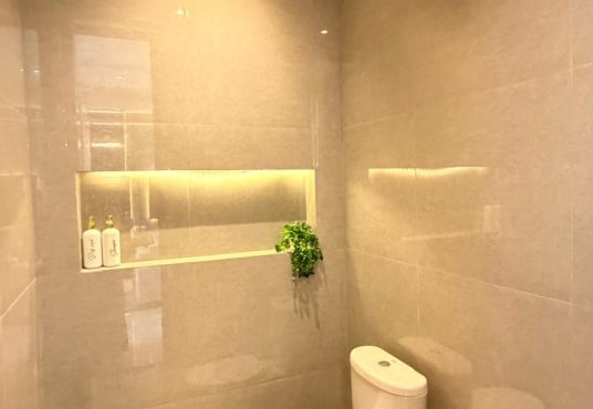 Rumah modern 2 lantai dengan desain kontemporer furnished siap huni Strategis di Tajem Maguwo