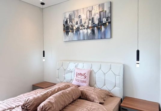 Rumah modern 2 lantai dengan desain kontemporer furnished siap huni Strategis di Tajem Maguwo
