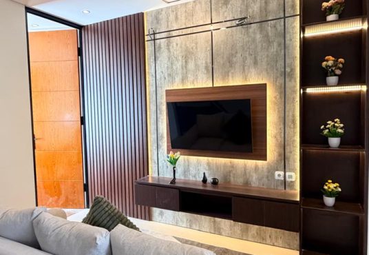 Rumah modern 2 lantai dengan desain kontemporer furnished siap huni Strategis di Tajem Maguwo
