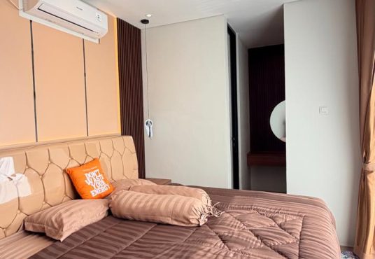 Rumah modern 2 lantai dengan desain kontemporer furnished siap huni Strategis di Tajem Maguwo