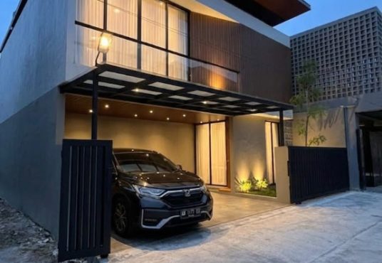 Rumah Mewah 2 Lantai Konsep Villa dengan Private Pool di Wedomartani dekat Jogjabay