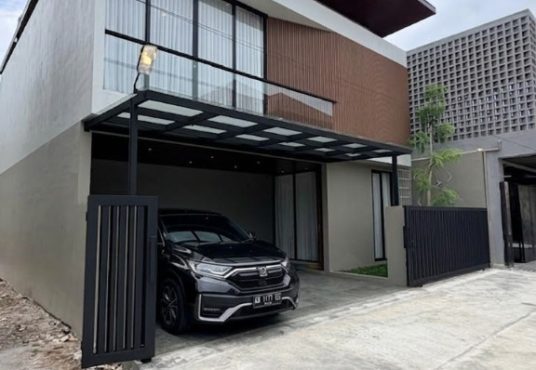 Rumah Mewah 2 Lantai Konsep Villa dengan Private Pool di Wedomartani dekat Jogjabay