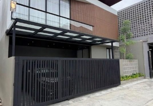 Rumah Mewah 2 Lantai Konsep Villa dengan Private Pool di Wedomartani dekat Jogjabay